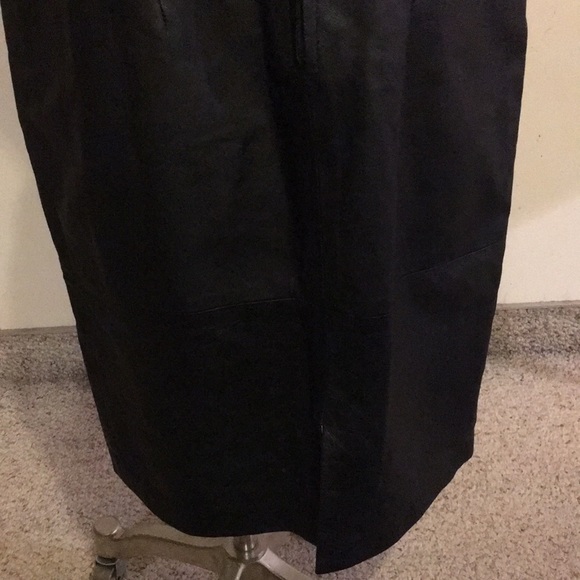 Leather Skirt Women’s Black Luxury Skirt Size 12 Flawless like NEW condition - Picture 5 of 5
